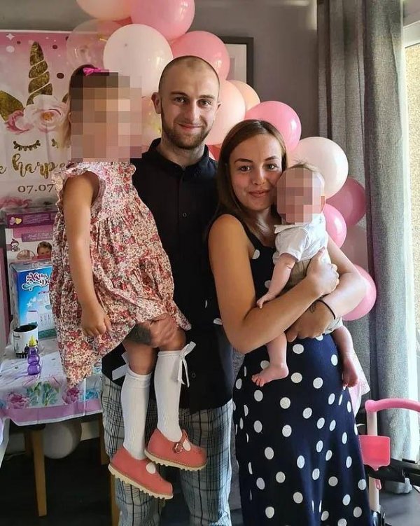 中股网 英国妈妈带娃土耳其度假，三天后身亡：回国时，心脏不见了